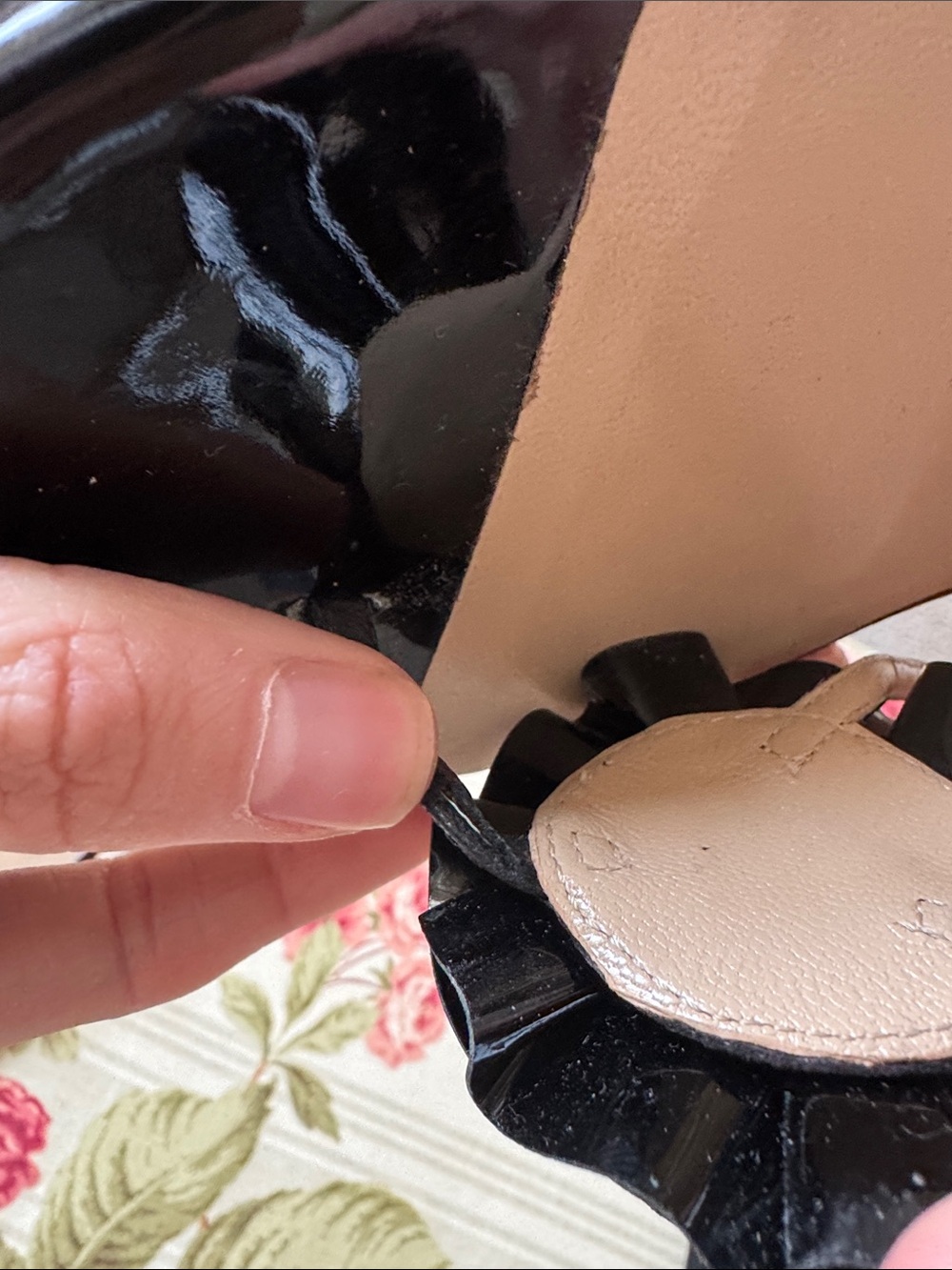 Valentino Black Patent Leather Rosette Applique Slingback Thong Sandals - Picture 5 of 5